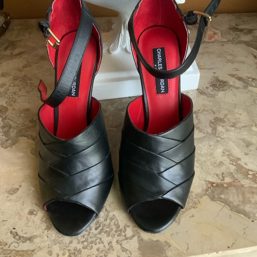 Charles Jourdan Paris - Elegant Black Heels with Crisscross Detail